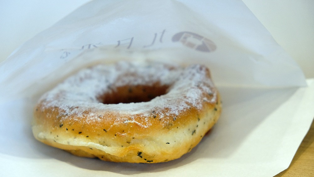 台中中區|九月初脆皮甜甜圈，一口咬下像花開的美好，好吃推薦!真心不騙!