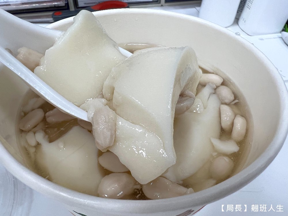 台中豆花|羅家傳統豆花，穿梭巷弄30年，以前要追蹤三輪車才買得到的古早豆花，現在叫Uber送也可以。