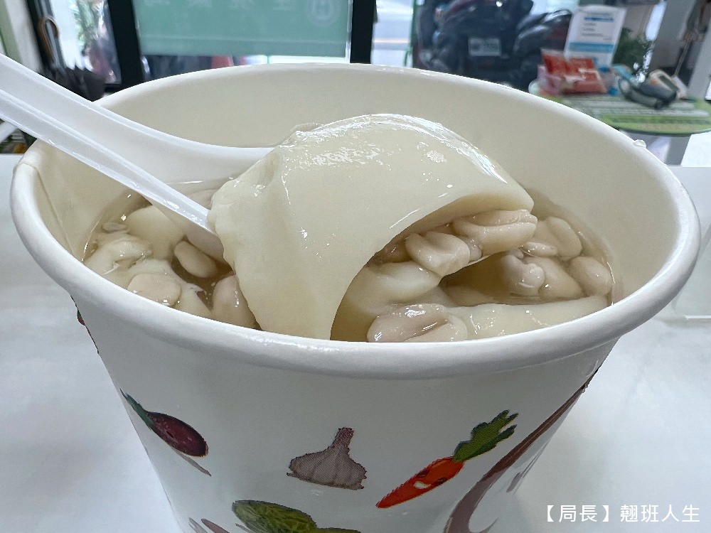 台中豆花|羅家傳統豆花，穿梭巷弄30年，以前要追蹤三輪車才買得到的古早豆花，現在叫Uber送也可以。
