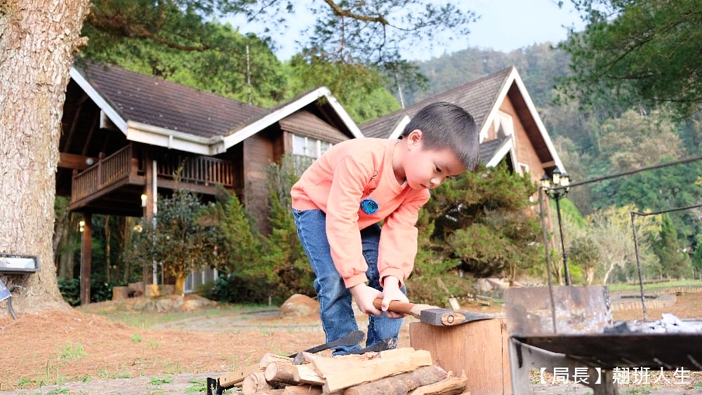 南投旅宿||日月潭御朝渡假村，坐擁整座山谷，南投賞螢火蟲勝地，手做環保脆皮紙箱雞，台灣檜木墅館呈現無可取代的台灣檜木精神