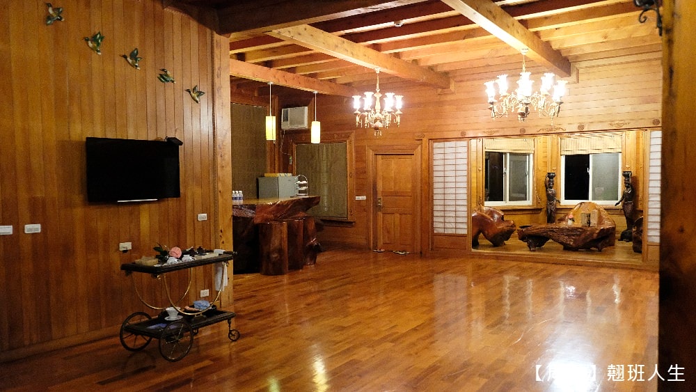 南投旅宿||日月潭御朝渡假村，坐擁整座山谷，南投賞螢火蟲勝地，手做環保脆皮紙箱雞，台灣檜木墅館呈現無可取代的台灣檜木精神