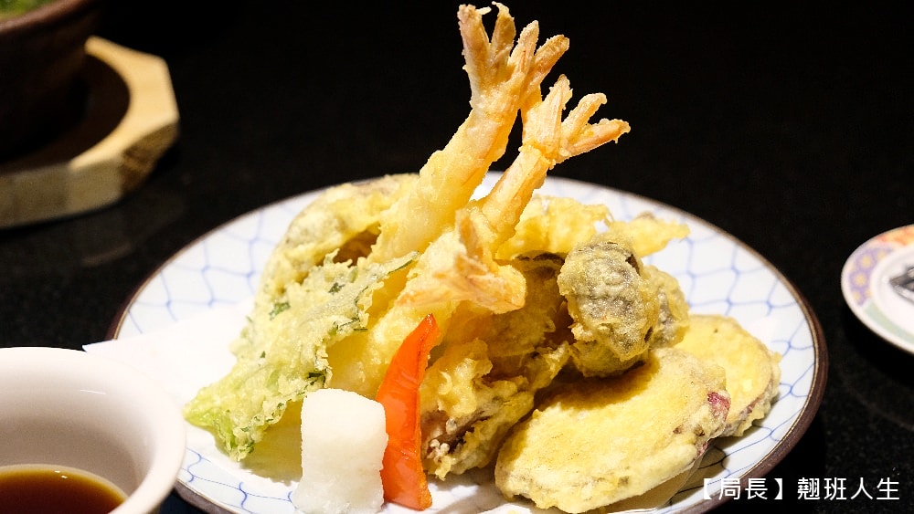 台中南屯區||大漁迴轉壽司(創始店)，滿滿馬糞海膽、星鰻完整未刪減，料理現點現做，當季最新鮮上桌，2024開春行運新菜單。