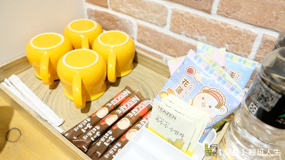 花蓮森林中民宿，被落羽松包圍的民宿，出門右轉就到貨櫃星巴克-洄瀾門市、花蓮新天堂樂園威秀影城，開車8分鐘就到玉里橋頭臭豆腐，開車10分鐘就到遠雄海洋公園